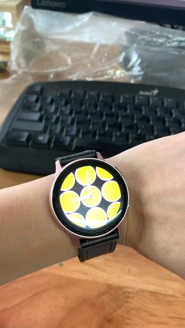 Samsung Galaxy Active 2 Vàng hồng Dây da. Mua bán Thiết bị đeo thông minh tại Quận 7 Tp Hồ Chí Minh được đăng bởi Nguyễn Nguyễn hình 1