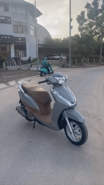 Honda Lead 125 fi Nữ Xám. Mua bán Xe máy tại Quận Nam Từ Liêm Hà Nội được đăng bởi Quỳnh chi hình 1