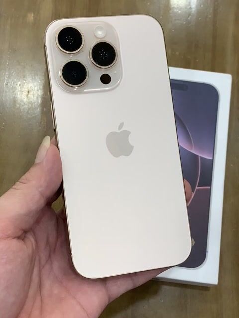 iPhone 16 Pro 256GB Vàng Sa mạc 99%. Mua bán Điện thoại tại Quận Thanh Khê Đà Nẵng được đăng bởi My  hình 1