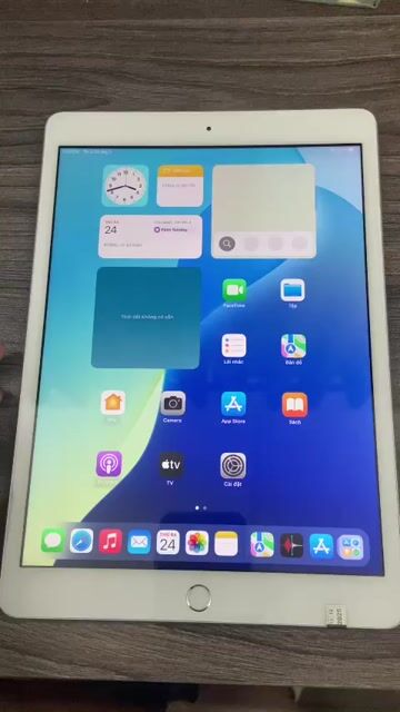 Apple iPad Gen 5 32GB WiFi Bạc. Mua bán Máy tính bảng tại Quận Hải Châu Đà Nẵng được đăng bởi CHUYÊN SỈ LẺ ĐIỆN THOẠI  hình 1