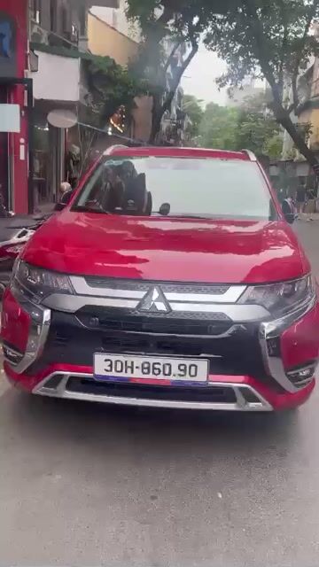 Mitsubishi Outlander 2022 2.0 CVT - 300000 km. Mua bán Ô tô tại Quận Thanh Xuân Hà Nội được đăng bởi Hang Nguyen Thu hình 1