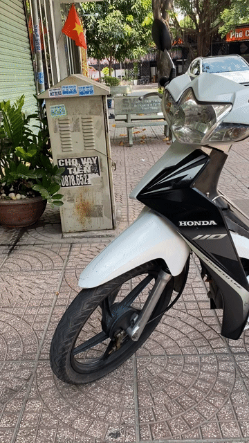 Honda Blade Trắng đen. Mua bán Xe máy tại Thành phố Dĩ An Bình Dương được đăng bởi Phuong Vo hình 1