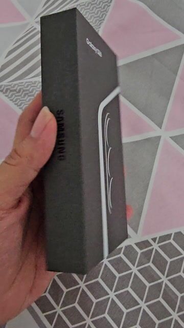 Samsung S26 256GB Trắng Mới nguyên seal. Mua bán Điện thoại tại Thành phố Dĩ An Bình Dương được đăng bởi Tấn Hảo Mobile  hình 1