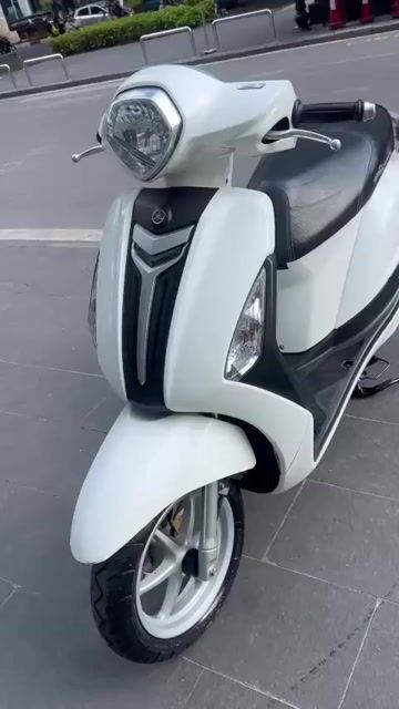Hàng đẹp Grande 2016 màu trắng chính chủ. Mua bán Xe máy tại Quận Cầu Giấy Hà Nội được đăng bởi Anh Khoa hình 1