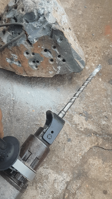 Máy đục khoan đục bê tông Makita . Mua bán Đồ chuyên dụng, Giống nuôi trồng tại Quận 6 Tp Hồ Chí Minh được đăng bởi May Tho hình 1
