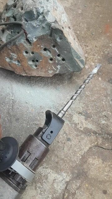 Máy đục khoan đục bê tông Makita . Mua bán Đồ chuyên dụng, Giống nuôi trồng tại Quận 6 Tp Hồ Chí Minh được đăng bởi May Tho hình 1