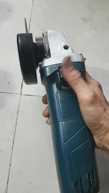 Máy mài góc Bosch GWS6-100. Mua bán Đồ chuyên dụng, Giống nuôi trồng tại Quận 6 Tp Hồ Chí Minh được đăng bởi May Moc hình 1