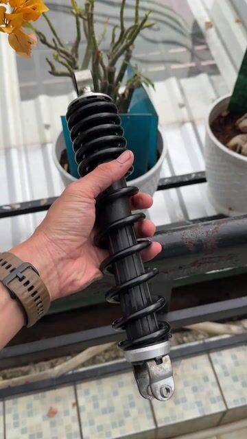 Phuộc xe máy Vario 150 Đen Đã qua sử dụng. Mua bán Phụ tùng xe tại Thành phố Thủ Đức Tp Hồ Chí Minh được đăng bởi Quang hình 1