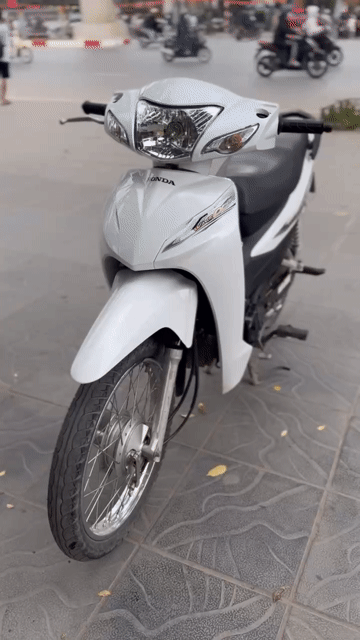 Honda Wave wave alpha 110cc trắng đẹp chạy ít. Mua bán Xe máy tại Quận Nam Từ Liêm Hà Nội được đăng bởi Lan Phương hình 1