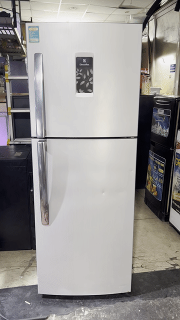 Tủ lạnh Electrolux 225L 1tr8 Xám. Mua bán Tủ lạnh tại Quận 7 Tp Hồ Chí Minh được đăng bởi TH Điện lạnh giá rẻ siêu rẻ HCM hình 1