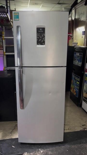 Tủ lạnh Electrolux 225L 1tr8 Xám. Mua bán Tủ lạnh tại Quận 7 Tp Hồ Chí Minh được đăng bởi TH Điện lạnh giá rẻ siêu rẻ HCM hình 1