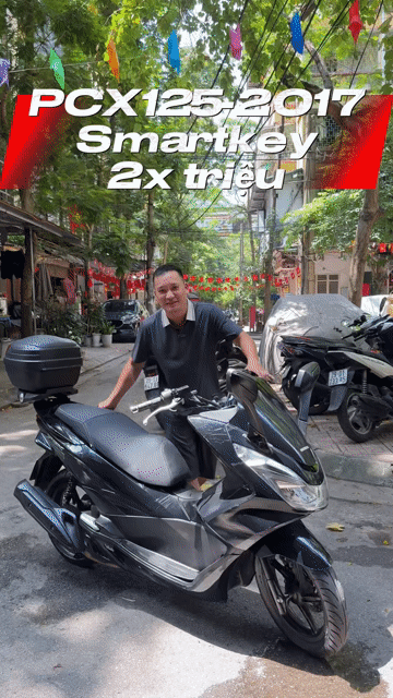 Honda PCX Smartkey 2017 Đen Bóng lên phụ kiện. Mua bán Xe máy tại Quận Ba Đình Hà Nội được đăng bởi Xe Máy Nam Thi hình 1