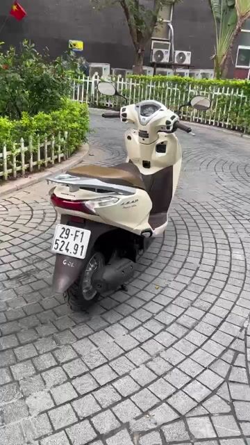 Honda Lead 125 Premium Vàng kem xe dán kín nilon. Mua bán Xe máy tại Quận Thanh Xuân Hà Nội được đăng bởi Thanh hình 1