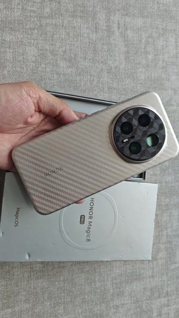 Honor Magic 8 Pro 16/512GB Vàng gold NĐ Fullbox. Mua bán Điện thoại tại Quận 3 Tp Hồ Chí Minh được đăng bởi Minh Phan hình 1