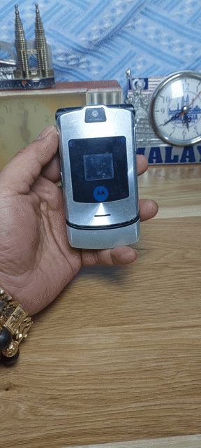 Motorola V3i RAZR Bạc Đã sử dụng. Mua bán Điện thoại tại Thành phố Thủ Đức Tp Hồ Chí Minh được đăng bởi Trung Trần hình 1