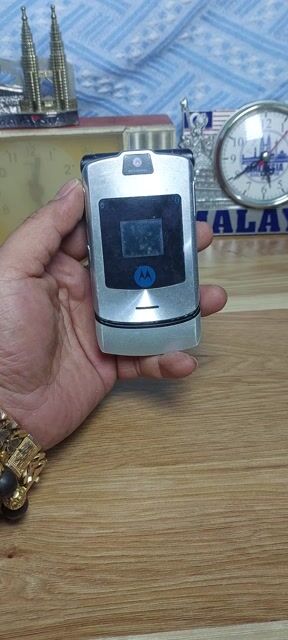 Motorola V3i RAZR Bạc Đã sử dụng. Mua bán Điện thoại tại Thành phố Thủ Đức Tp Hồ Chí Minh được đăng bởi Trung Trần hình 1