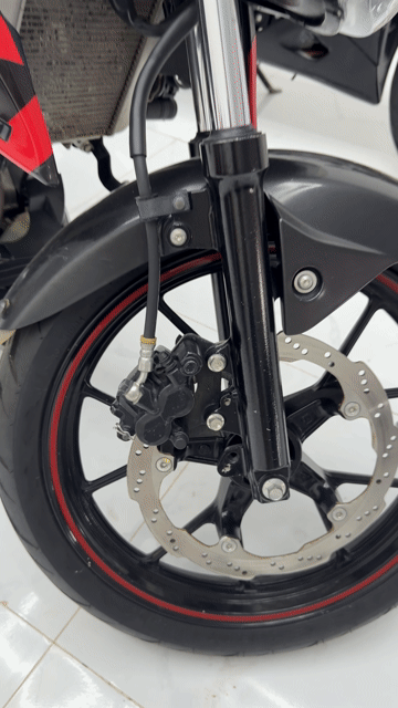 Suzuki GSX 9000 km Đen đỏ. Mua bán Xe máy tại Thị xã Tân Uyên Bình Dương được đăng bởi Hoàng Trọng Nghĩa  hình 1