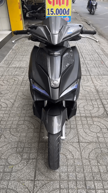 Honda Air Blade Fi 2018 Xám. Mua bán Xe máy tại Quận 12 Tp Hồ Chí Minh được đăng bởi Cửa hàng Xe máy 380 hình 1