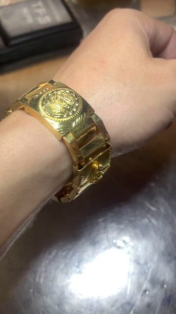 Lắc tay Nam Bạc xi vàng 18K Vàng 8 chỉ. Mua bán Phụ kiện thời trang khác tại Thành phố Thủ Đức Tp Hồ Chí Minh được đăng bởi Luan Pham hình 1