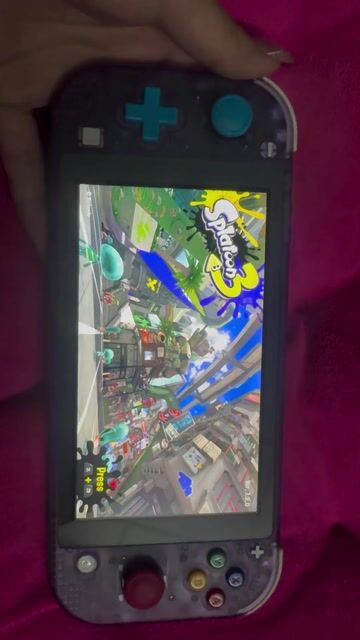 Máy chơi game Nintendo Switch Lite Tím. Mua bán Thiết bị chơi game tại Huyện Hóc Môn Tp Hồ Chí Minh được đăng bởi Tin Nguyễn hình 1