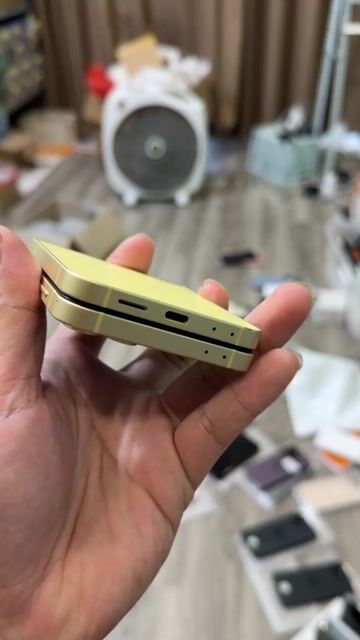 Samsung Galaxy Z Flip6 512GB Vàng nguyên zin. Mua bán Điện thoại tại Quận Thanh Xuân Hà Nội được đăng bởi 170 Mobile Store  hình 1