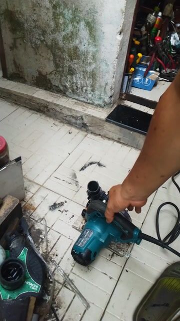 Máy cắt đa năng Makita 1050W. Mua bán Đồ chuyên dụng, Giống nuôi trồng tại Quận Gò Vấp Tp Hồ Chí Minh được đăng bởi Cao Thanh Minh  hình 1