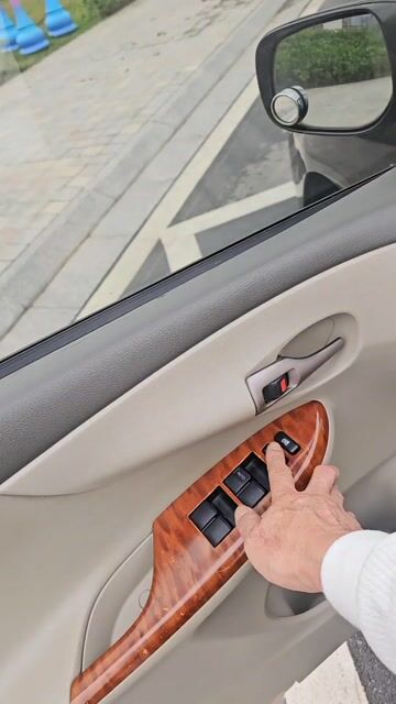 Toyota Corolla Altis 2010 1.8G AT Đen. Mua bán Ô tô tại Huyện Đông Anh Hà Nội được đăng bởi lương thanh tùng hình 1