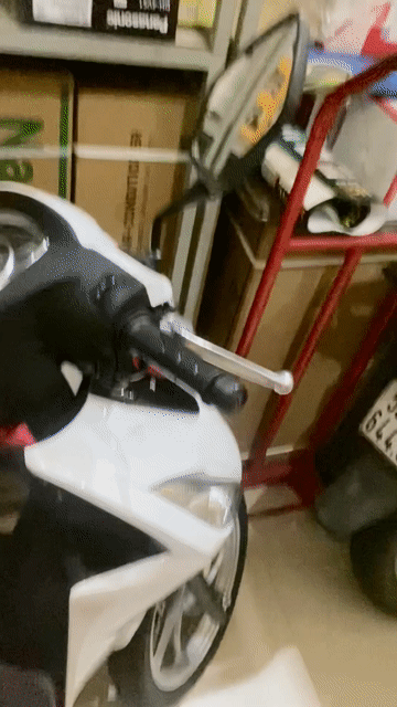 Honda Vision Trắng Mới 100%. Mua bán Xe máy tại Quận 10 Tp Hồ Chí Minh được đăng bởi Loc nguyễn hình 1