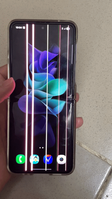 (Bán xác) Samsung Z Flip 3 Tím màn sọc. Mua bán Điện thoại tại Thành phố Thủ Đức Tp Hồ Chí Minh được đăng bởi Phạm Phước Vĩnh hình 1