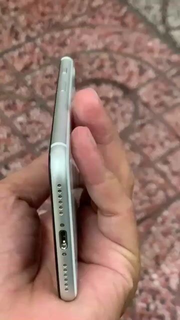 Apple iPhone SE Trắng. Mua bán Điện thoại tại Quận Tân Bình Tp Hồ Chí Minh được đăng bởi Huỳnh Trinh hình 1