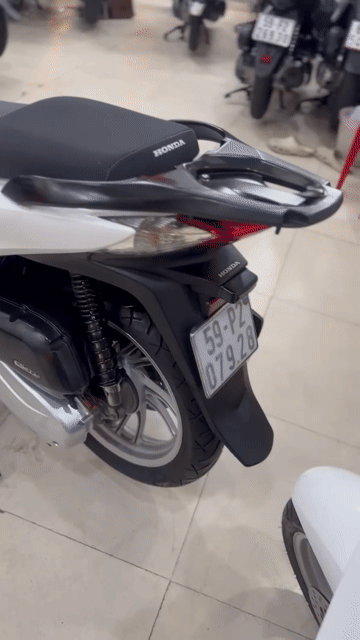 Honda SH 125 2015 Trắng Sport.Chich chủ.BSTP. Mua bán Xe máy tại Quận 6 Tp Hồ Chí Minh được đăng bởi Cửa Hàng Xe Máy Hoà Bùi hình 1