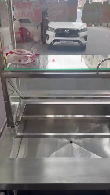 Xe đẩy bán hàng Vàng. Mua bán Đồ chuyên dụng, Giống nuôi trồng tại Quận 10 Tp Hồ Chí Minh được đăng bởi Lê Trần Hải My hình 1