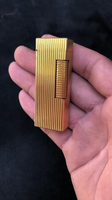 Bật lửa Dunhill mạ vàng. Mua bán Đồ sưu tầm, đồ cổ tại Huyện Bình Chánh Tp Hồ Chí Minh được đăng bởi Second Hand hình 1