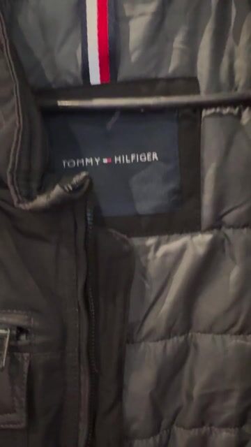 pass áo khoát hàng xịn chinh hãng hiệu Tommy. Mua bán Quần áo tại Quận 3 Tp Hồ Chí Minh được đăng bởi Hung Vu hình 1