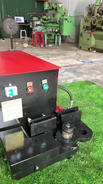 Máy uốn sắt thủy lực Đỏ Đã sử dụng. Mua bán Đồ chuyên dụng, Giống nuôi trồng tại Thị xã Hoài Nhơn Bình Định được đăng bởi Ngo Van Quang hình 1
