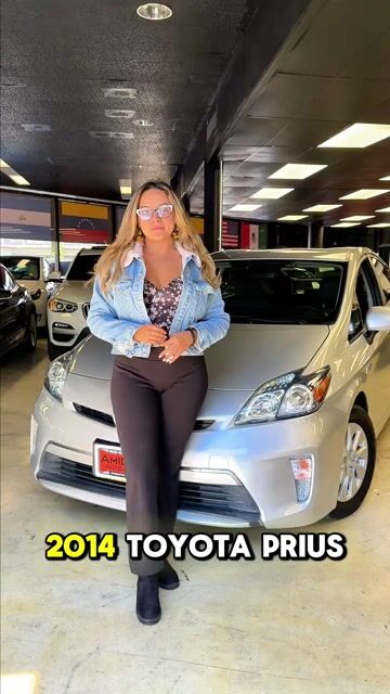2014 Toyota Prius Plug-In video thumbnail