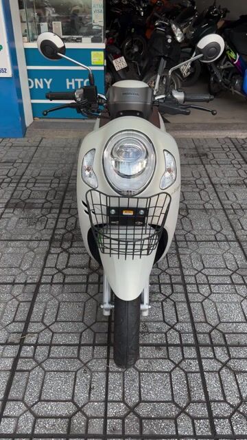 Honda Scoopy 2024 Trắng 600km. Mua bán Xe máy tại Quận Cái Răng Cần Thơ được đăng bởi Hoàng Khởi hình 1