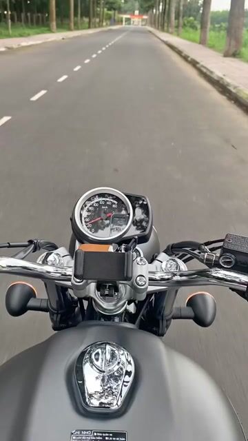 Bán xe Honda CB350 H'ness, màu xám, mới 99%Đồng. Mua bán Xe máy tại Huyện Long Thành Đồng Nai được đăng bởi Cơm Bụi hình 1