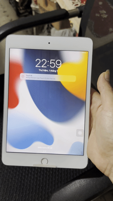 Apple iPad mini 4 32GB Bạc Hỏng màn hình. Mua bán Máy tính bảng tại Quận Long Biên Hà Nội được đăng bởi Minh Huy Mobile LB hình 1
