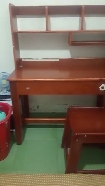 Bàn học gỗ nâu 1m Đã sử dụng. Mua bán Bàn ghế tại Huyện Củ Chi Tp Hồ Chí Minh được đăng bởi Trần Thị Đẹp  hình 1