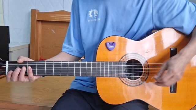 Đàn guitar Nhật màu Nâu. Mua bán Nhạc cụ tại Huyện Nhà Bè Tp Hồ Chí Minh được đăng bởi Khang Minh hình 1