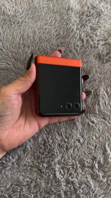 Motorola Razr 50 ram 8/256GB 2Sim. Màu Cam. Mua bán Điện thoại tại Quận Bình Tân Tp Hồ Chí Minh được đăng bởi Hoàng Anh hình 1