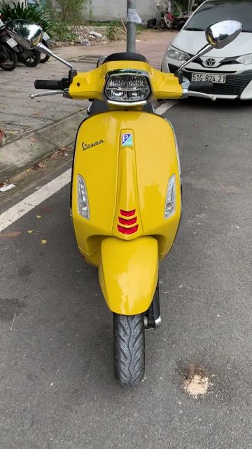 Vespa Sprint vàng 2021 dáng đẹp xe chuẩn chính chủ. Mua bán Xe máy tại Thành phố Thủ Đức Tp Hồ Chí Minh được đăng bởi iMotorbike Khương Phan hình 1