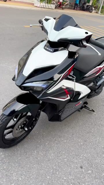 Airblade 125 Sporty 2019 Trắng đen bstp 9chủ zin. Mua bán Xe máy tại Quận 11 Tp Hồ Chí Minh được đăng bởi CỬA HÀNG CHUYÊN GÓP NỢ XẤU hình 1