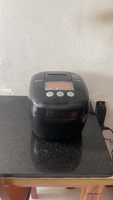 Nồi cơm điện Tiger 1 lít Đen. Mua bán Bếp, lò, đồ điện nhà bếp tại Huyện Bình Chánh Tp Hồ Chí Minh được đăng bởi Anh Tài hình 1