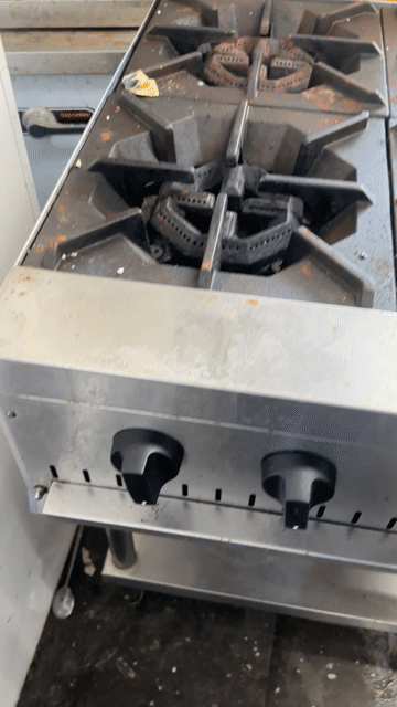 Bếp Âu công nghiệp 4 họng Gas Inox cũ. Mua bán Bếp, lò, đồ điện nhà bếp tại Quận Ngũ Hành Sơn Đà Nẵng được đăng bởi Đạt hình 1