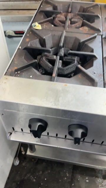 Bếp Âu công nghiệp 4 họng Gas Inox cũ. Mua bán Bếp, lò, đồ điện nhà bếp tại Quận Ngũ Hành Sơn Đà Nẵng được đăng bởi Đạt hình 1