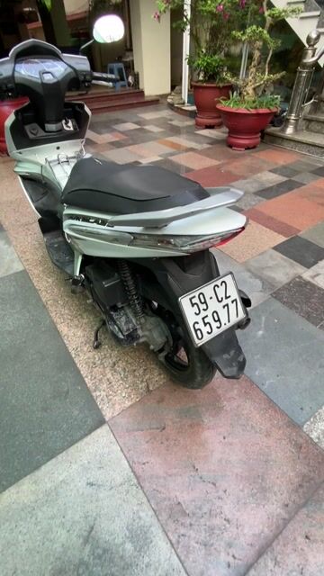 Honda Air Blade Fi Trắng 40947 km. Mua bán Xe máy tại Quận Hải An Hải Phòng được đăng bởi khánh hình 1