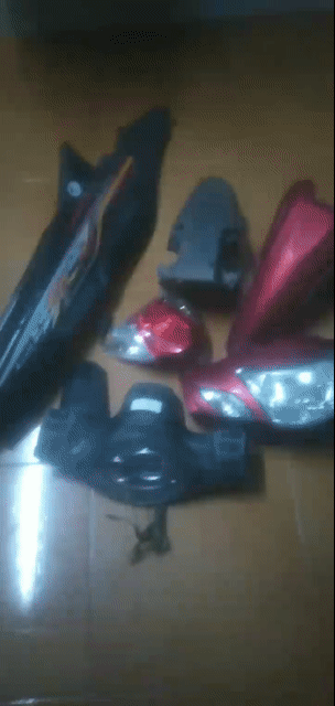 Phụ tùng xe máy SYM EZ110 Đen Đỏ. Mua bán Phụ tùng xe tại Quận 12 Tp Hồ Chí Minh được đăng bởi iori yagami  hình 1
