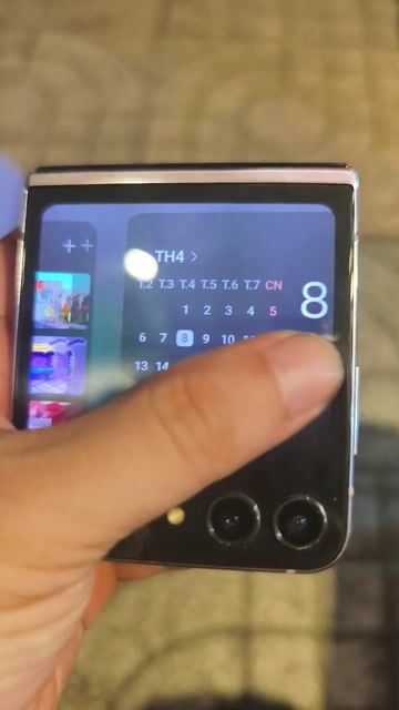 Zflip 5 màn ngoài xài ok màn trong hỏng,giá xác. Mua bán Điện thoại tại Quận Tân Bình Tp Hồ Chí Minh được đăng bởi A Hiếu hình 1